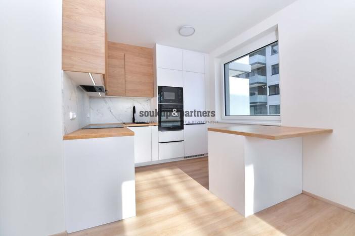 Pronájem bytu 2+kk, Praha - Prosek, Čakovická, 52 m2