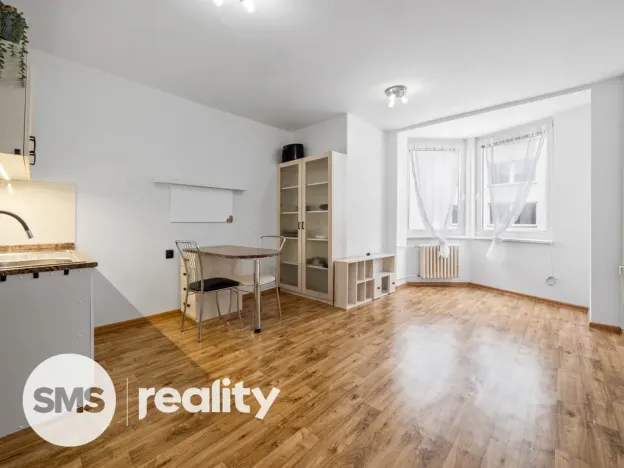 Pronájem bytu 1+kk, Třebíč - Nové Dvory, Velkomeziříčská, 28 m2