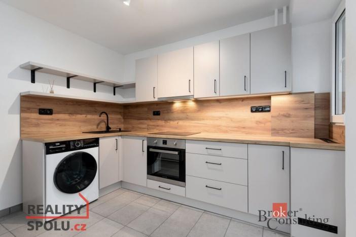 Pronájem bytu 2+kk, Ostrava - Poruba, Svojsíkova, 41 m2