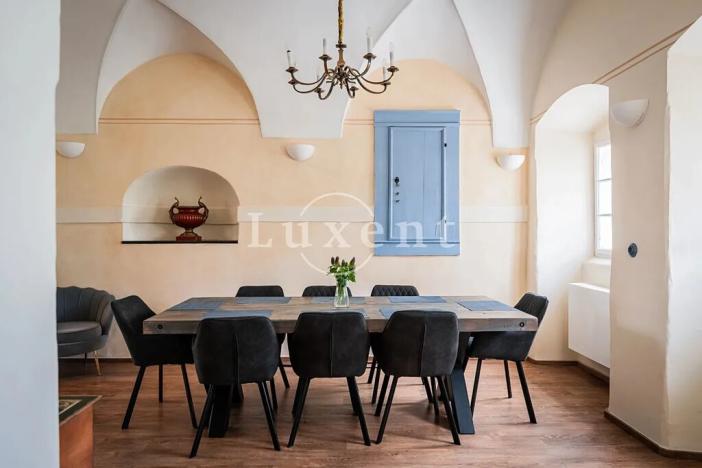 Prodej ubytování, Hluboká nad Vltavou, 1114 m2