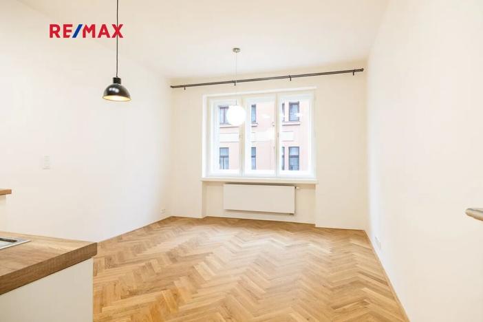 Pronájem bytu 2+kk, Praha - Vinohrady, Záhřebská, 49 m2