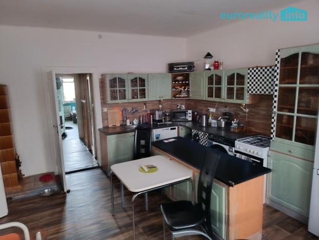 Prodej bytu 3+1, Cheb, Hálkova, 96 m2