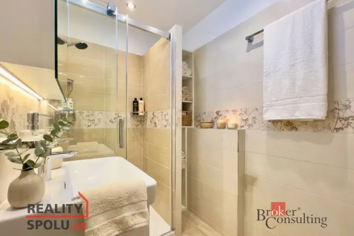 Pronájem bytu 3+1, Praha - Michle, Pod dálnicí, 83 m2