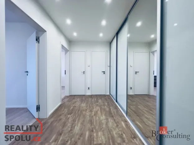 Pronájem bytu 3+1, Praha - Michle, Pod dálnicí, 83 m2