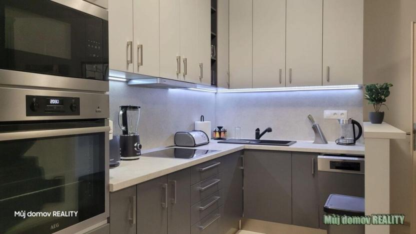 Pronájem bytu 2+kk, Praha - Letňany, Miroslava Hajna, 50 m2