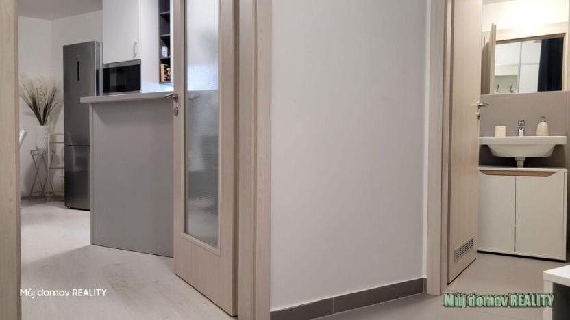 Pronájem bytu 2+kk, Praha - Letňany, Miroslava Hajna, 50 m2