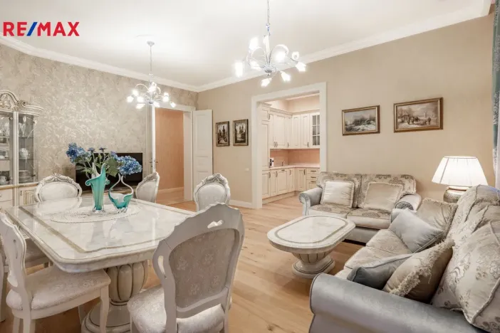 Pronájem bytu 3+1, Karlovy Vary, Dr. Davida Bechera, 130 m2