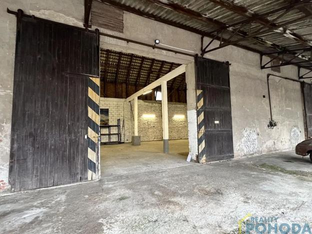 Pronájem skladu, Plchovice, 395 m2