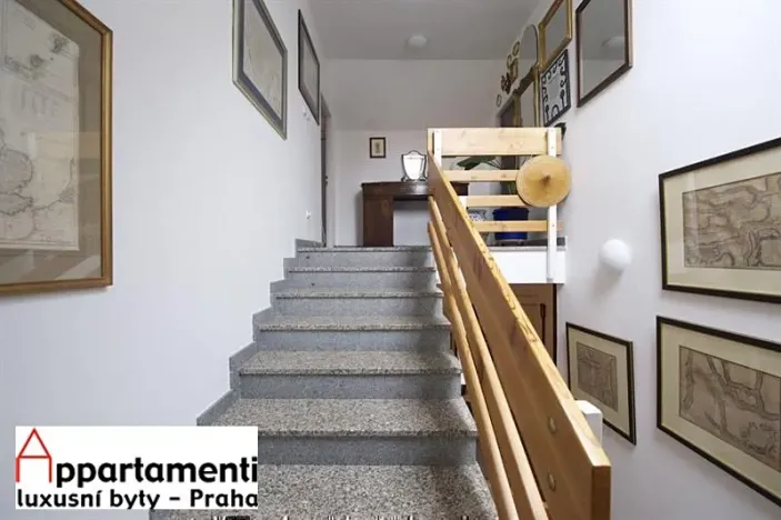 Pronájem rodinného domu, Praha - Kunratice, Ke hrádku, 417 m2