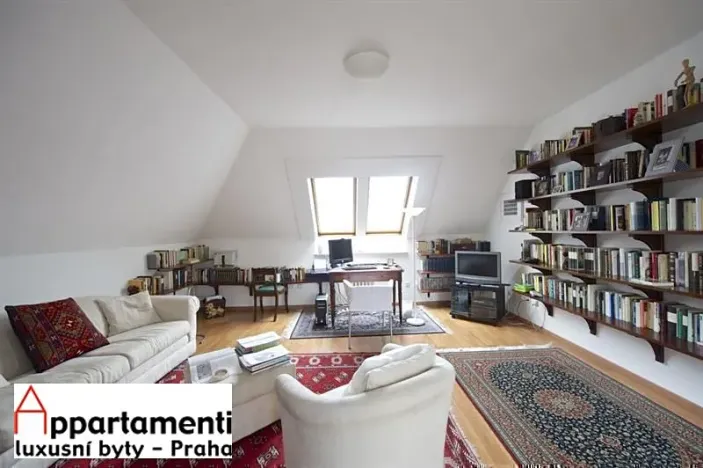 Pronájem rodinného domu, Praha - Kunratice, Ke hrádku, 417 m2