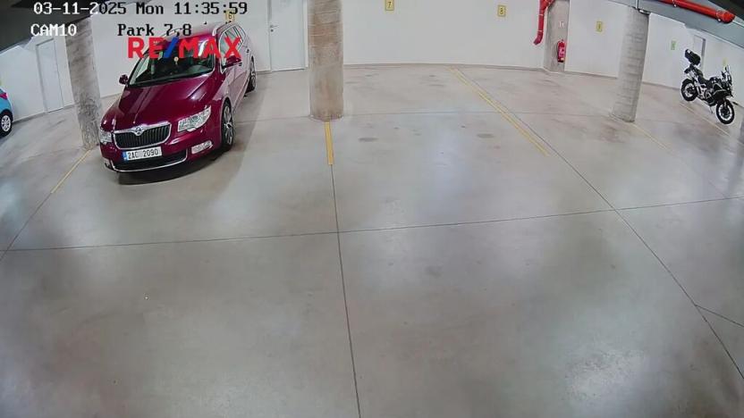 Pronájem garážového stání, Kolín, Antonína Dvořáka, 15 m2