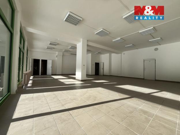 Pronájem obchodního prostoru, Jindřichův Hradec - Jindřichův Hradec III, sídliště Vajgar, 120 m2