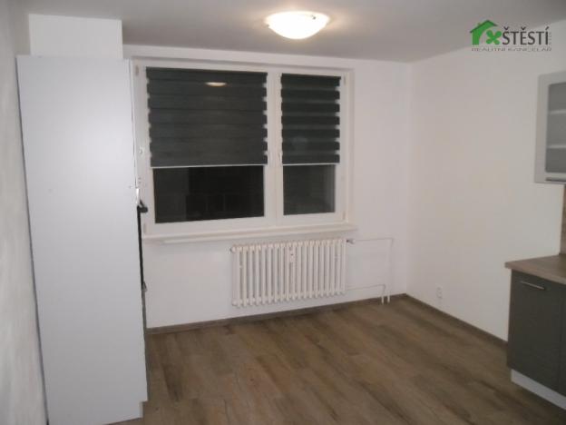 Pronájem bytu 2+1, Třebíč - Nové Dvory, Tolstého, 54 m2