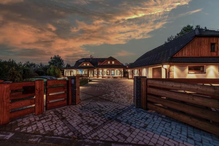 Prodej rodinného domu, Malenovice, 356 m2