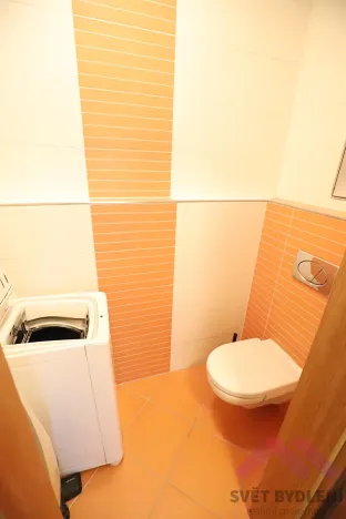 Pronájem bytu 1+kk, Praha - Hloubětín, Nademlejnská, 32 m2