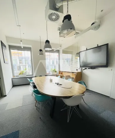 Pronájem kanceláře, Praha - Holešovice, Jankovcova, 337 m2