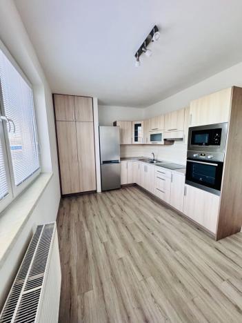 Pronájem bytu 3+1, Chrudim - Chrudim III, Obce Ležáků, 67 m2