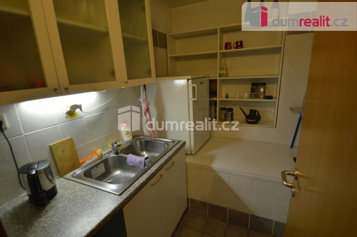 Pronájem kanceláře, Praha - Vinohrady, Záhřebská, 94 m2