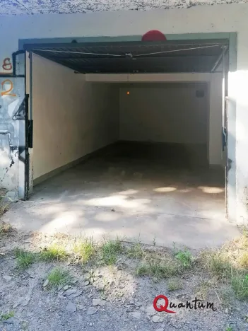 Pronájem garáže, Praha - Strašnice, Nupacká, 21 m2