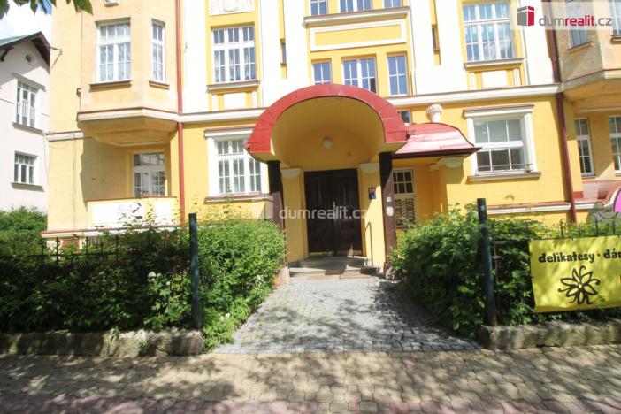 Pronájem kanceláře, Mariánské Lázně, Hlavní třída, 67 m2