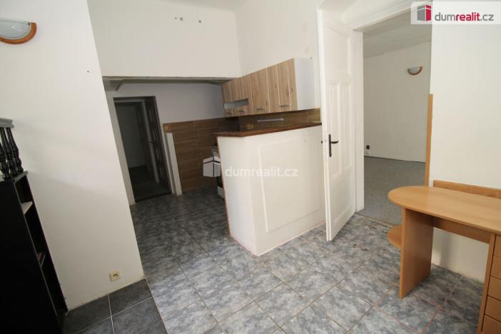 Pronájem kanceláře, Mariánské Lázně, Hlavní třída, 67 m2