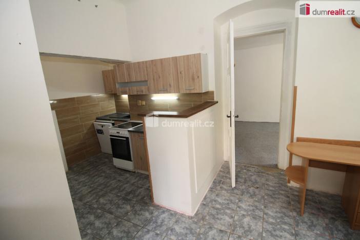 Pronájem kanceláře, Mariánské Lázně, Hlavní třída, 67 m2