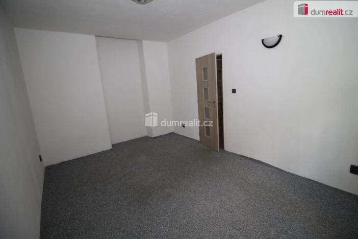 Pronájem kanceláře, Mariánské Lázně, Hlavní třída, 67 m2