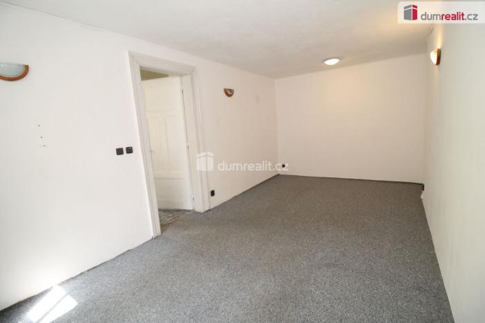 Pronájem kanceláře, Mariánské Lázně, Hlavní třída, 67 m2