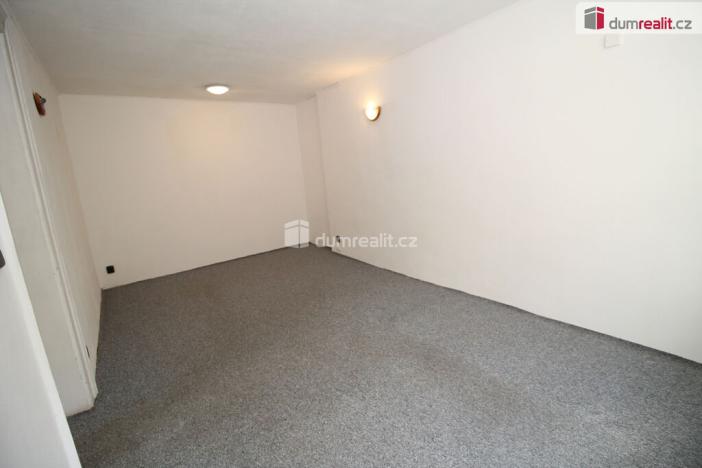 Pronájem kanceláře, Mariánské Lázně, Hlavní třída, 67 m2