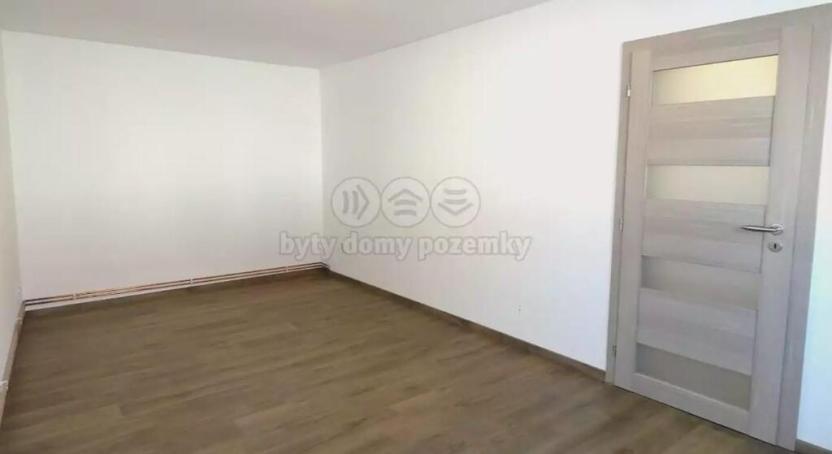 Prodej bytu 3+1, Týnec nad Labem, Masarykovo náměstí, 72 m2