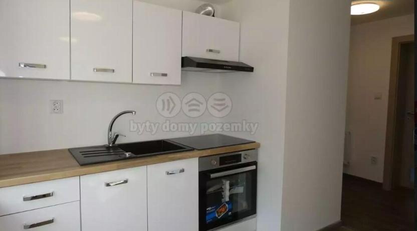 Prodej bytu 3+1, Týnec nad Labem, Masarykovo náměstí, 72 m2