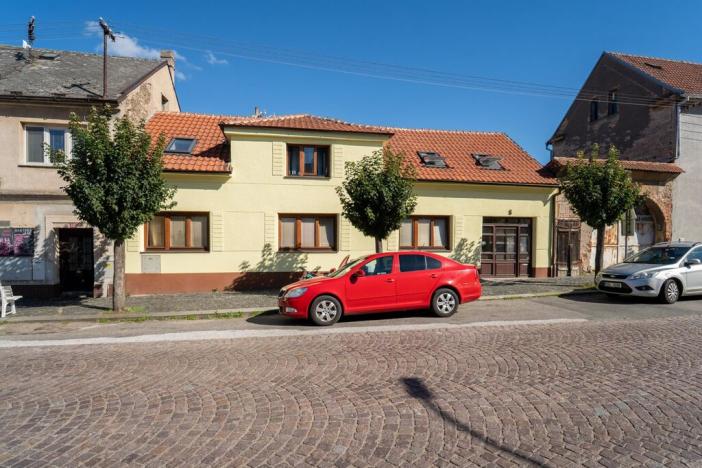 Prodej bytu 3+1, Týnec nad Labem, Masarykovo náměstí, 72 m2