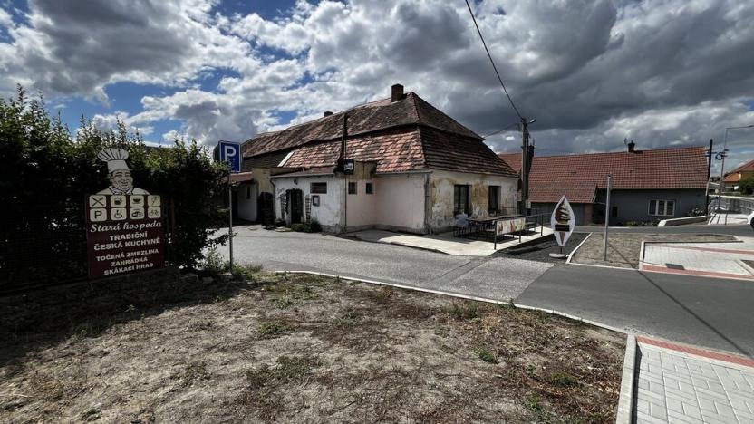 Pronájem restaurace, Liblice, 392 m2