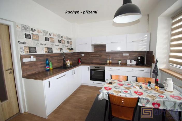 Prodej rodinného domu, Krmelín, 268 m2