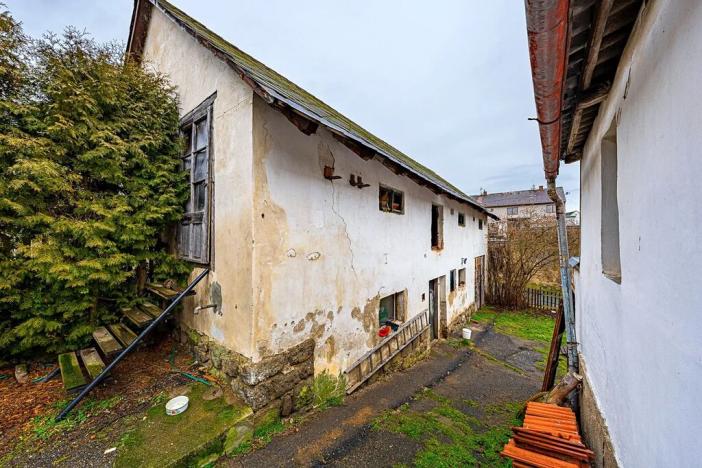 Prodej rodinného domu, Buš, 372 m2