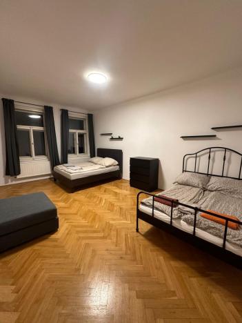 Pronájem bytu 2+kk, Praha - Žižkov, Husinecká, 75 m2