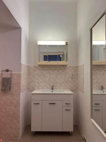 Pronájem bytu 2+kk, Praha - Žižkov, Husinecká, 75 m2