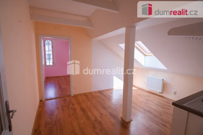 Pronájem bytu 1+1, Kolín - Kolín I, Husova, 53 m2