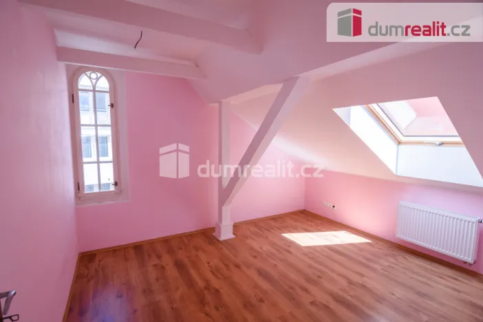 Pronájem bytu 1+1, Kolín - Kolín I, Husova, 53 m2