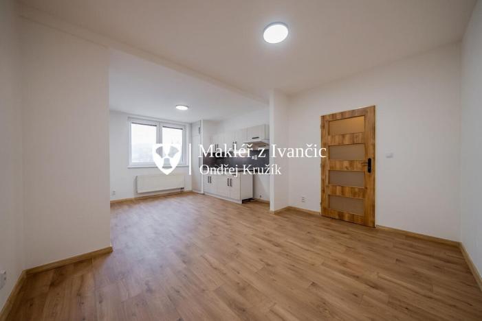 Prodej bytu 1+kk, Dolní Kounice, Masarykovo náměstí, 35 m2