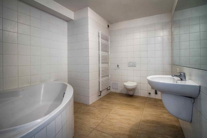 Pronájem bytu 2+kk, Praha - Holešovice, Komunardů, 55 m2