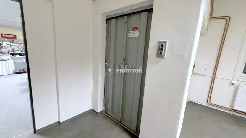 Pronájem obchodního prostoru, Jirny, Tovární, 506 m2