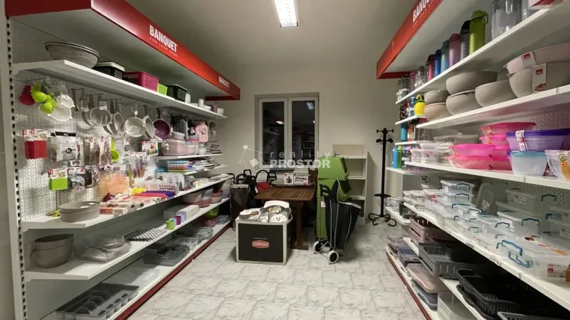 Pronájem obchodního prostoru, Jirny, Tovární, 506 m2