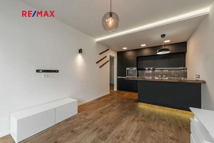 Pronájem bytu 2+kk, Praha - Vysočany, Pod Harfou, 55 m2