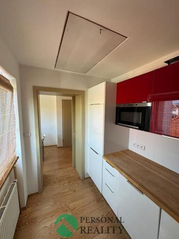 Pronájem bytu 3+1, Pardubice, Štrossova, 79 m2