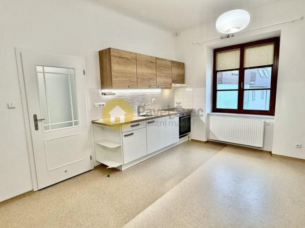 Pronájem bytu 2+kk, Strakonice - Strakonice I, Velké náměstí, 60 m2