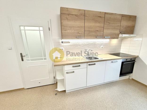 Pronájem bytu 2+kk, Strakonice - Strakonice I, Velké náměstí, 60 m2