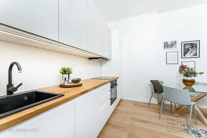 Pronájem bytu 2+kk, Praha - Žižkov, Jeseniova, 45 m2