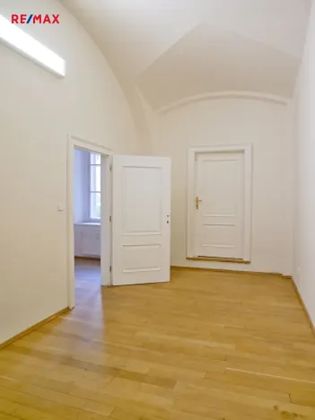 Pronájem kanceláře, Praha - Malá Strana, Karmelitská, 80 m2