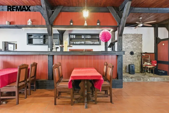 Prodej ubytování, Nová Role - Mezirolí, 795 m2